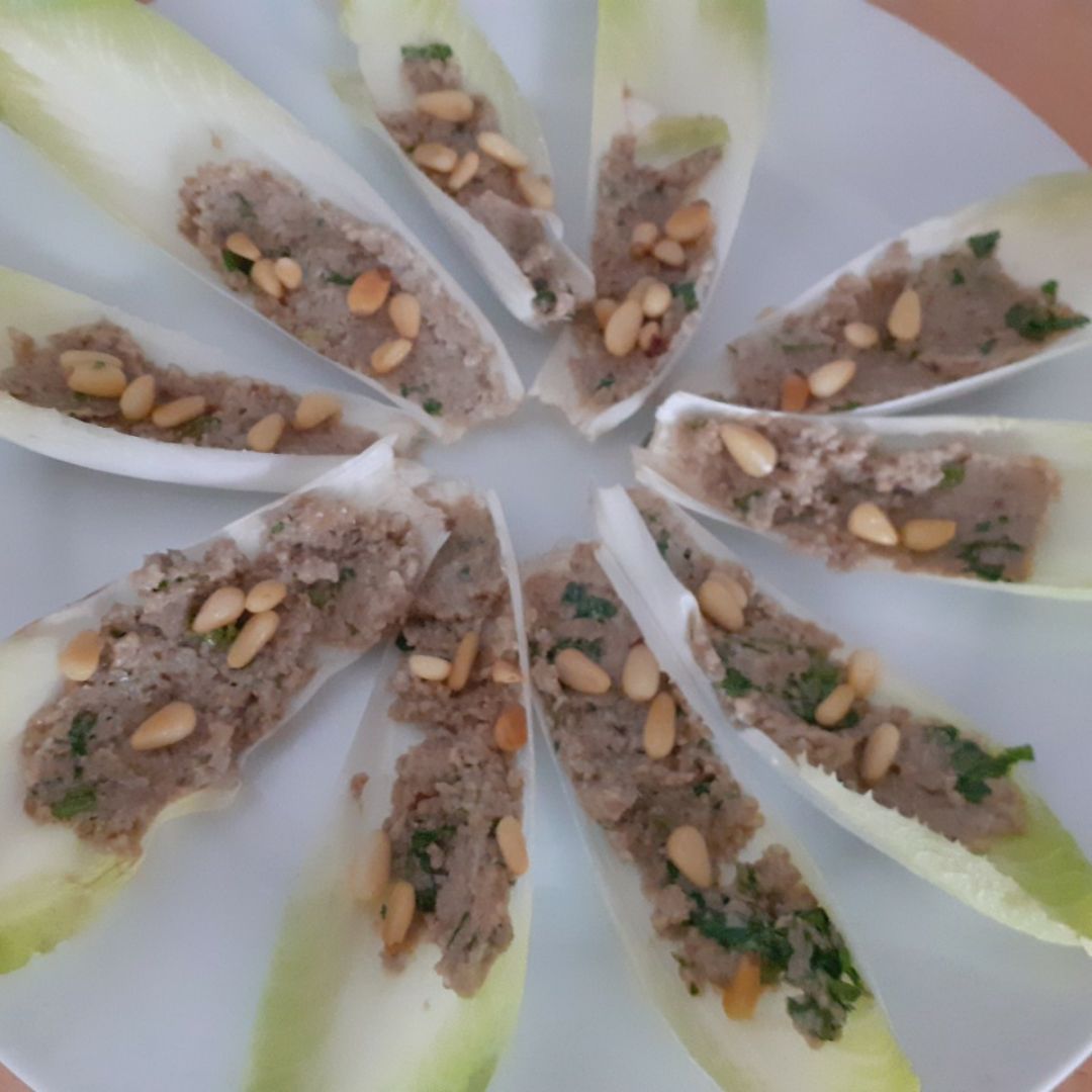ENDÍVIAS CON PATÉ DE PIPAS ENDÍVIAS CON PATÉ DE PIPAS