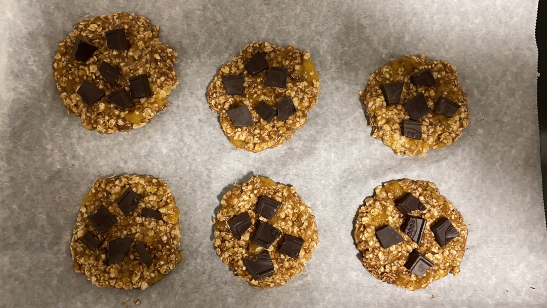 Galletas de avena, plátano y chocolate 