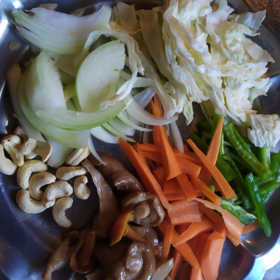 Tallarines de calabacín estilo Chop suey Paso 0 Tallarines de calabacín estilo Chop suey Paso 0
