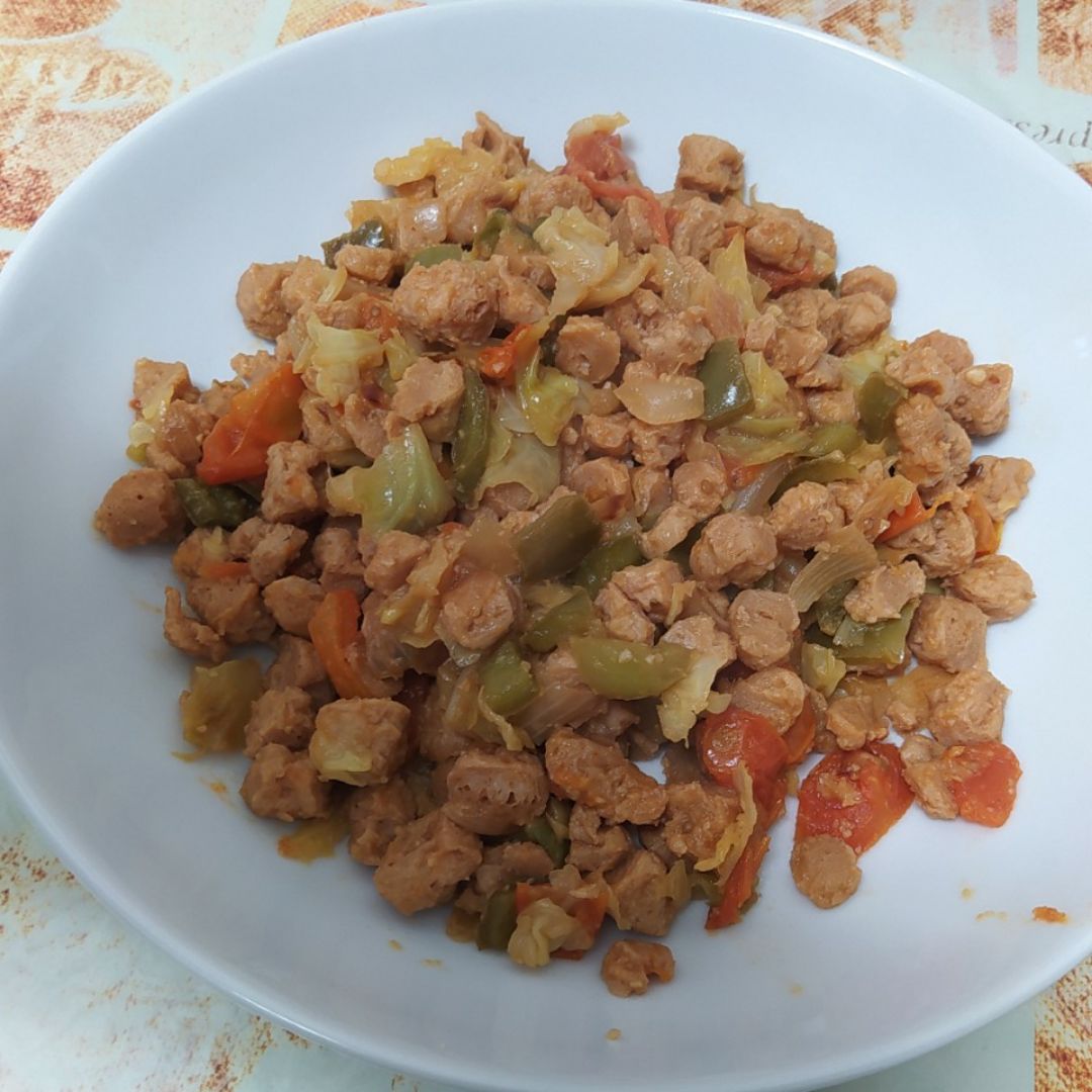 Soja texturizada con salsa de soja y cherrys 🍅 Soja texturizada con salsa de soja y cherrys 🍅