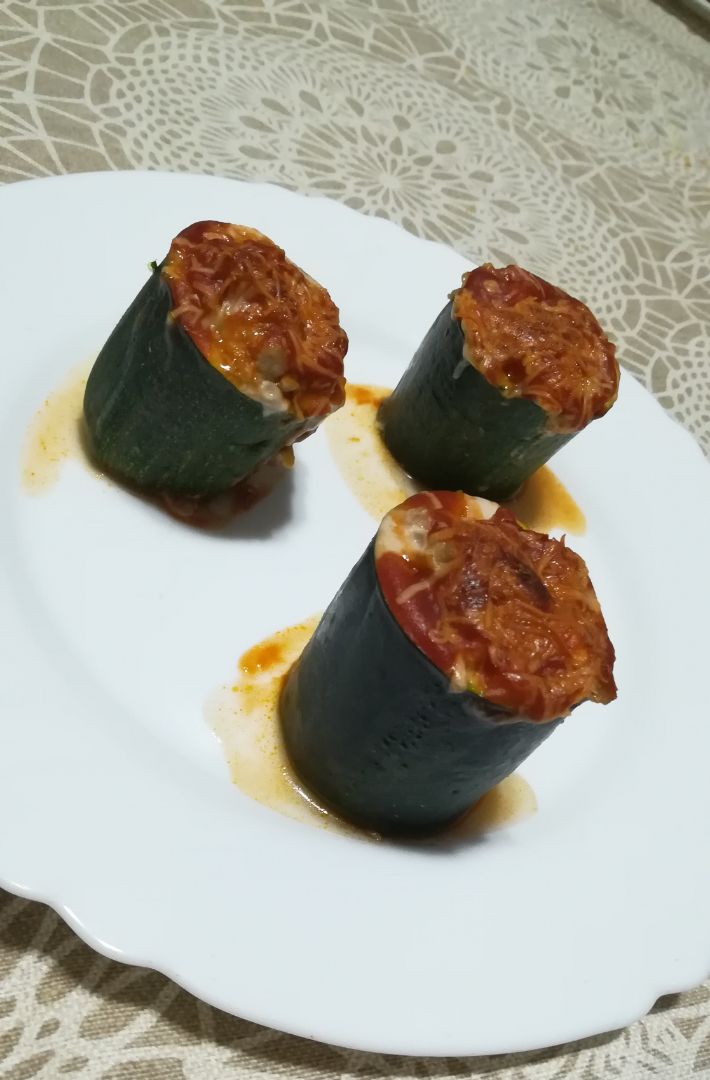 Calabacín relleno de carne Calabacín relleno de carne