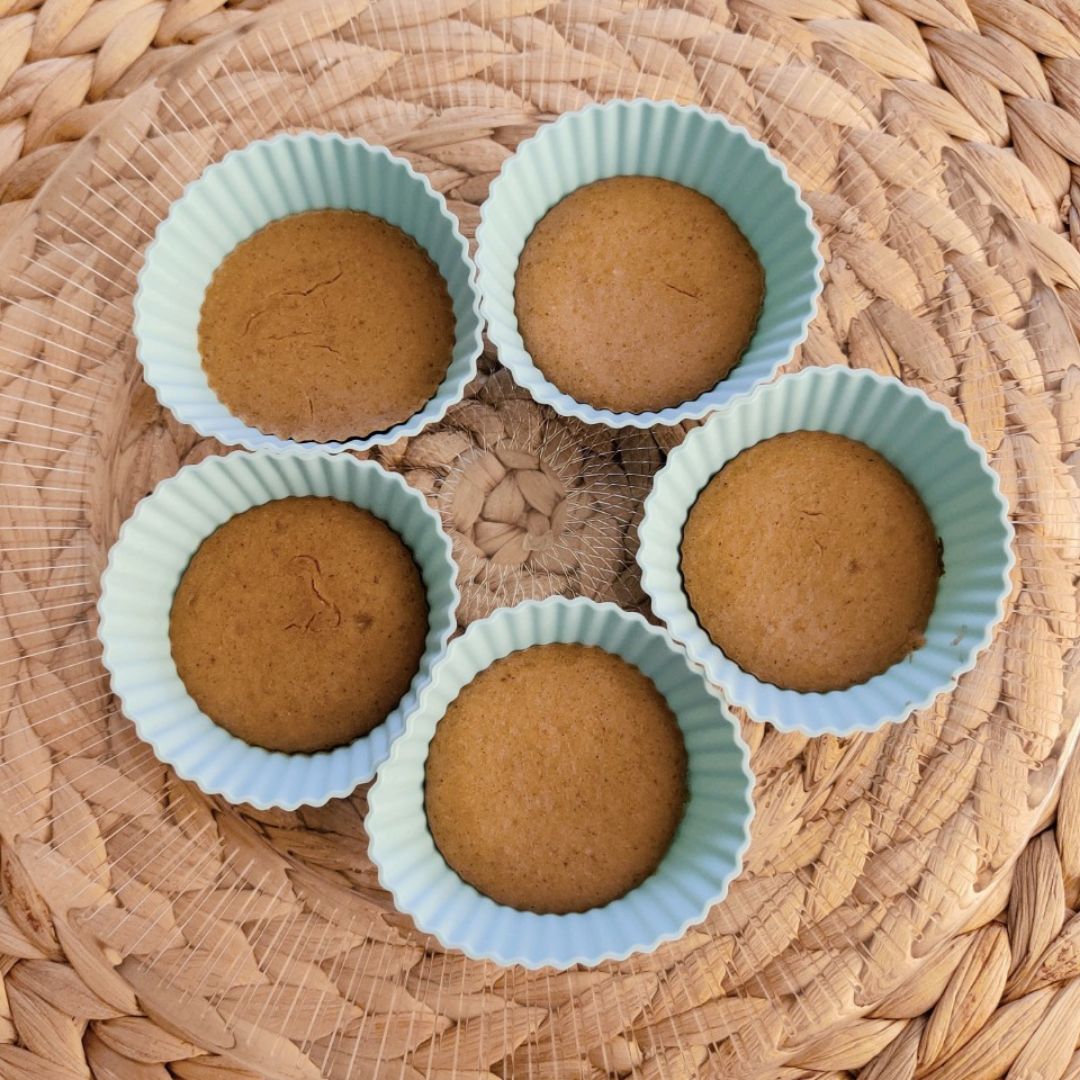 Muffins de plátano, avena y crema de cacahuete