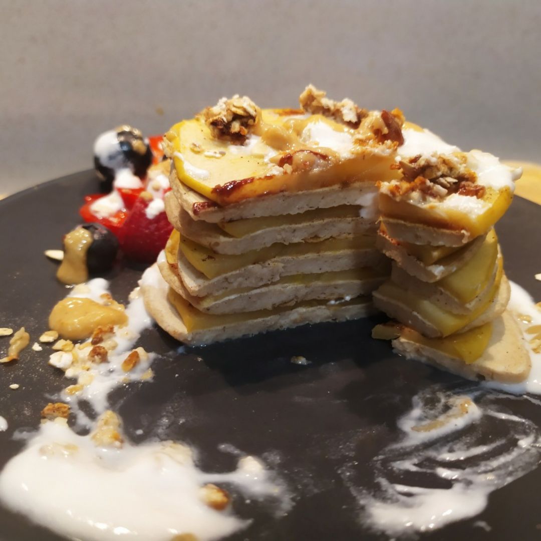 TORRE DE TORTITAS Y MANZANA A LA SARTÉN Paso 5 TORRE DE TORTITAS Y MANZANA A LA SARTÉN Paso 5