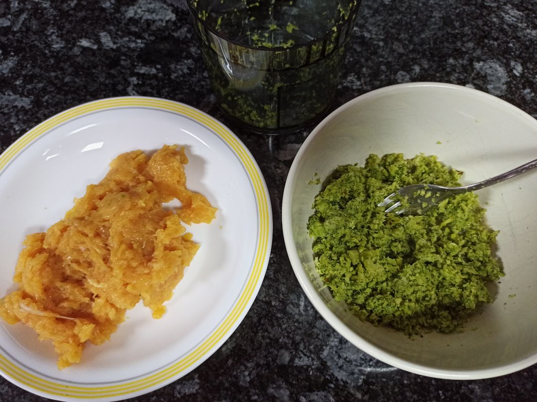 Bolitas de brocoli, pollo ,cebolla y queso Paso 2