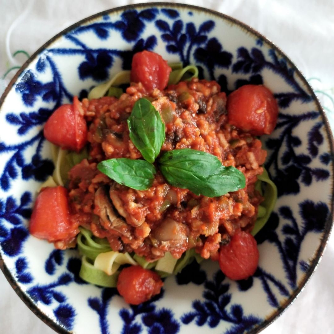 Pasta con boloñesa de guisante 