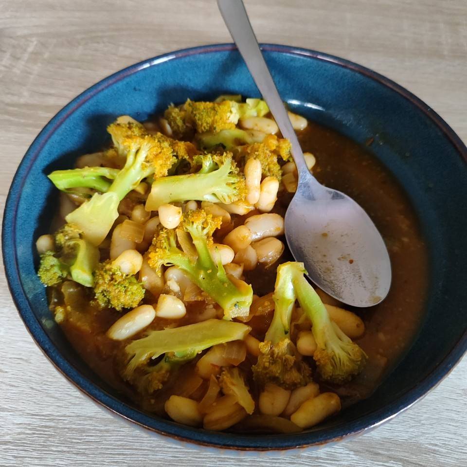 Mongetes amb verdures i curry Mongetes amb verdures i curry