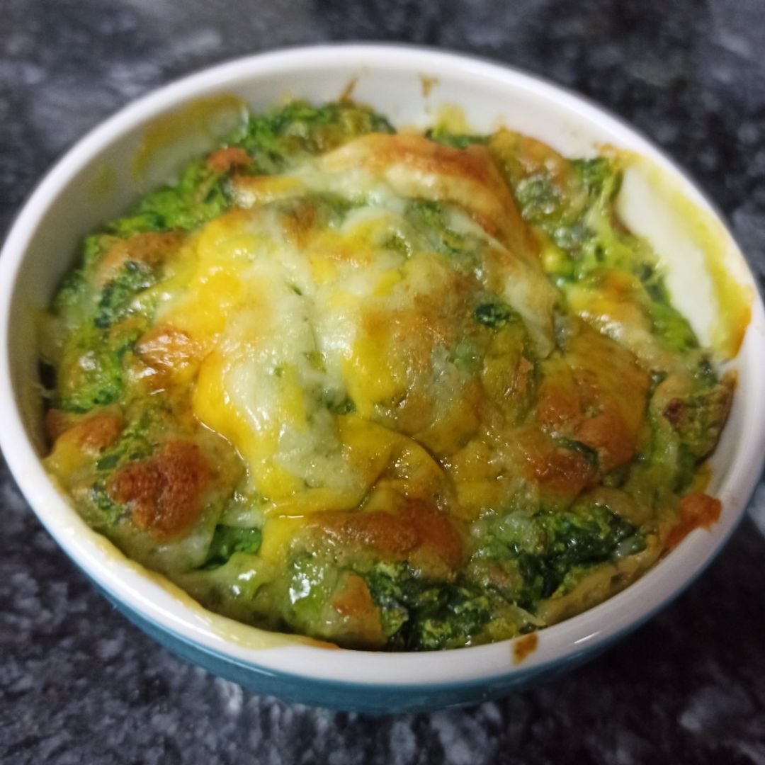 Soufflé de espinacas y roquefort o parmesano Soufflé de espinacas y roquefort o parmesano