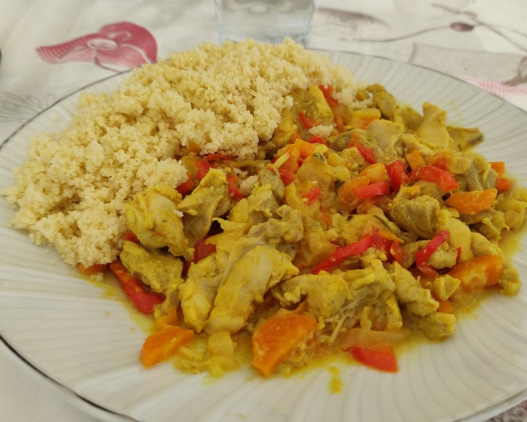 Pollo al curry con cuscús