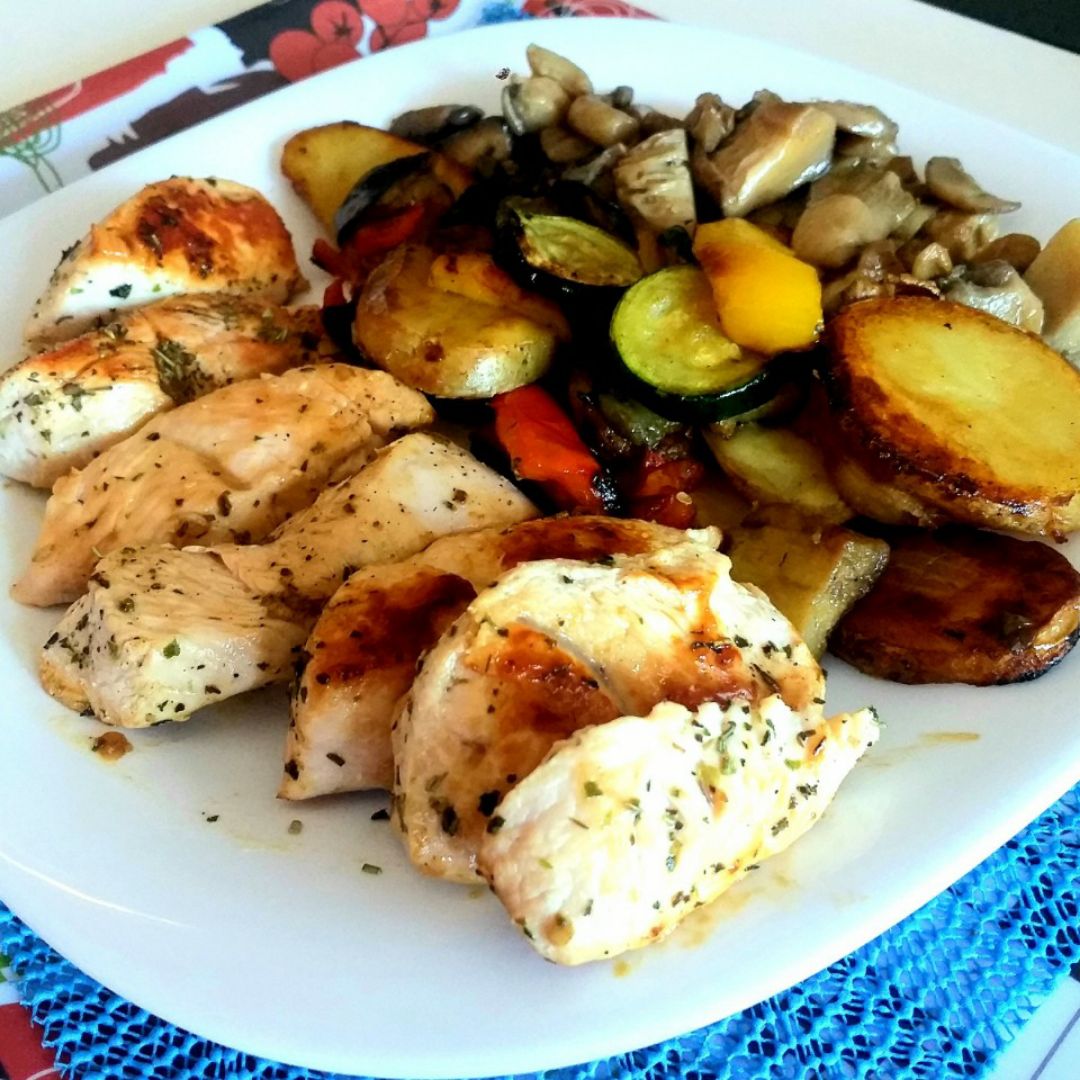 Solomillo pavo con verduritas y setas Solomillo pavo con verduritas y setas