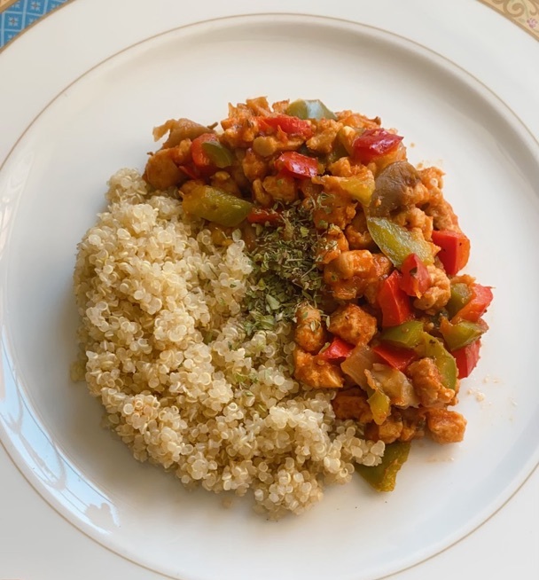 Pisto con soja texturizada y quinoa