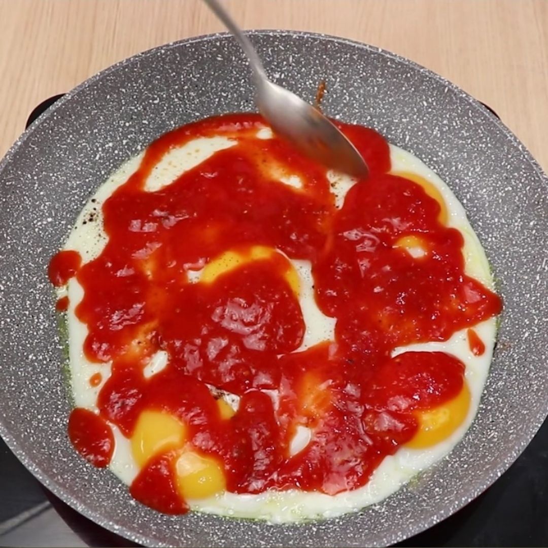 PARMEGIANA DE HUEVOS 🥚 Paso 1 PARMEGIANA DE HUEVOS 🥚 Paso 1