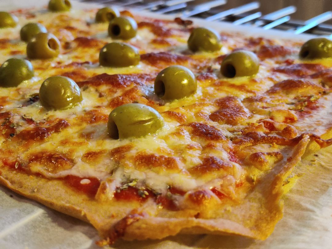 Pizza con base de atún Pizza con base de atún