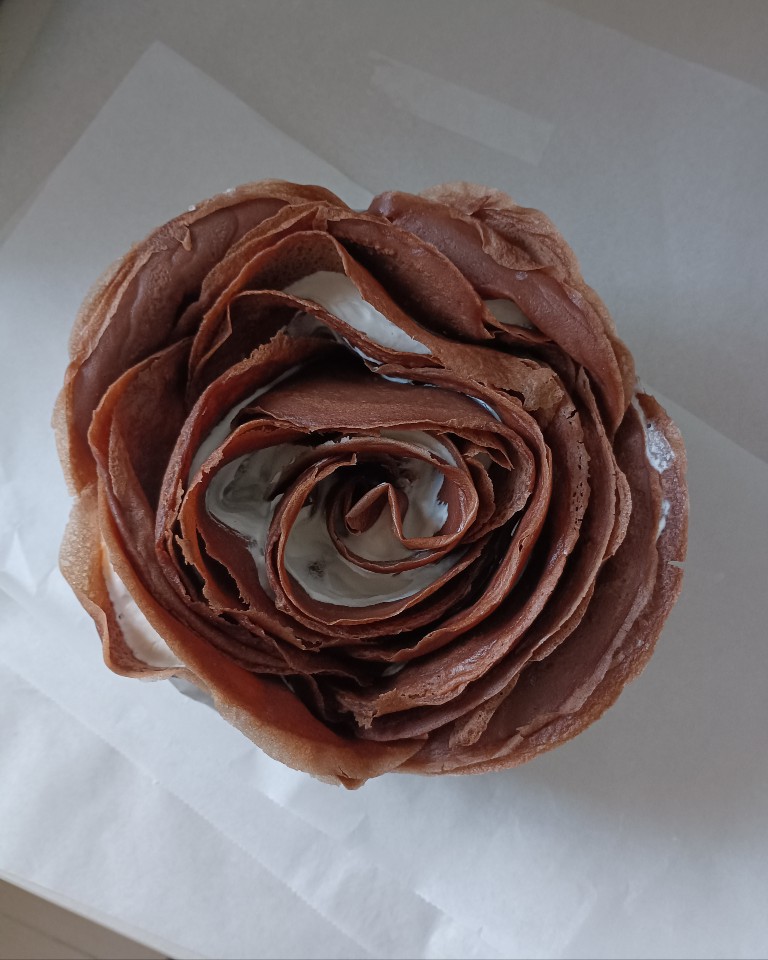 Rose Crepe CAKE 🌹🥞🍫 Paso 2 Rose Crepe CAKE 🌹🥞🍫 Paso 2