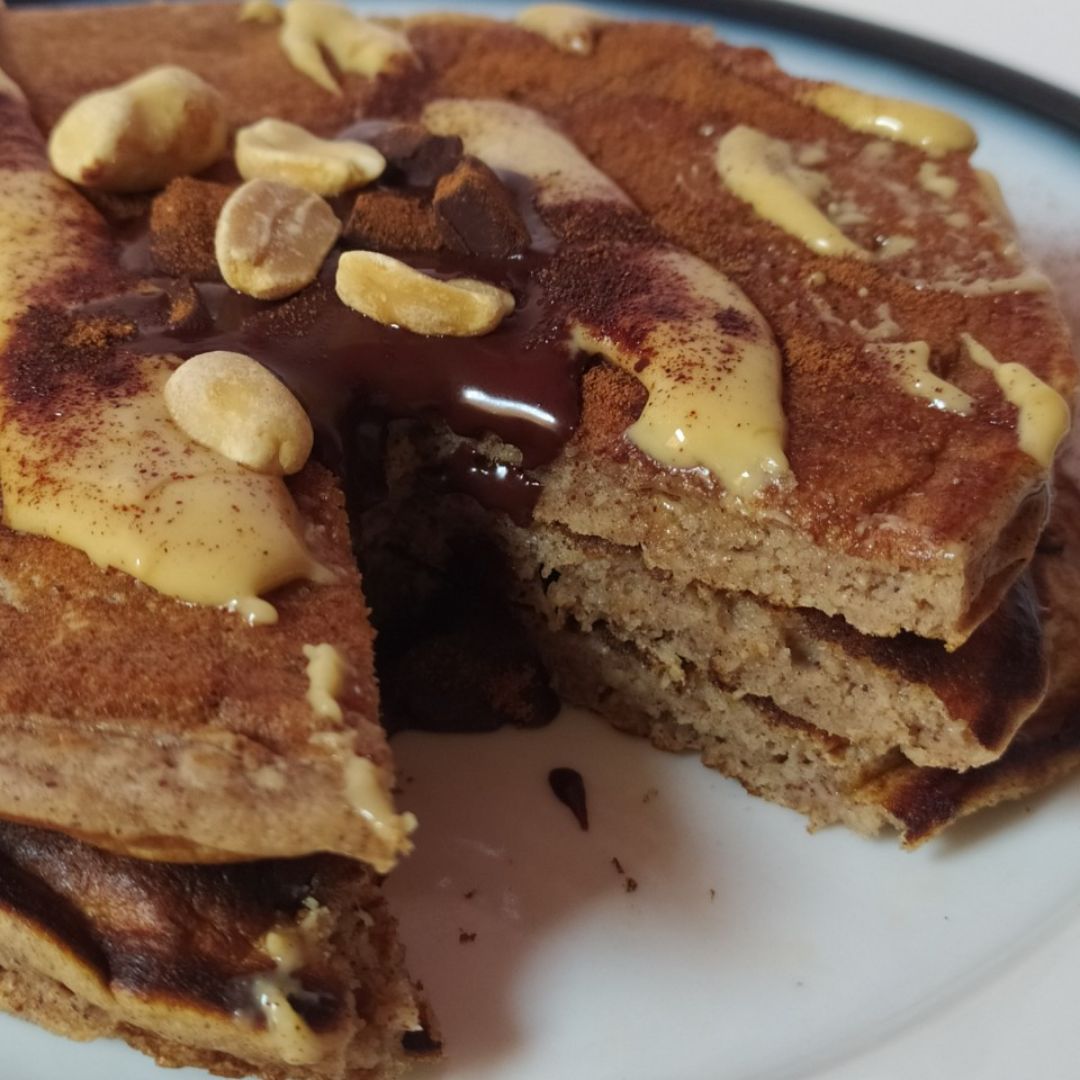 Tortitas de plátano, crema de cacahuete y chocolate 🥞 Tortitas de plátano, crema de cacahuete y chocolate 🥞