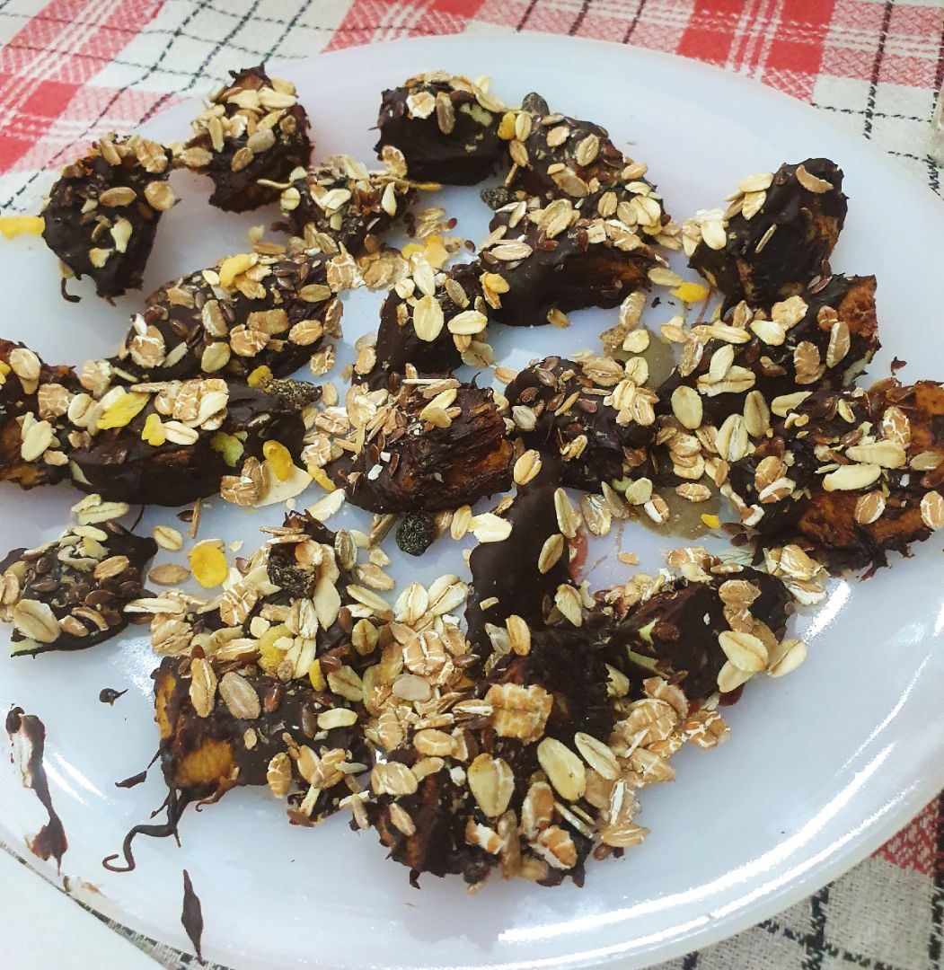 Bombones de frutas y chocolate