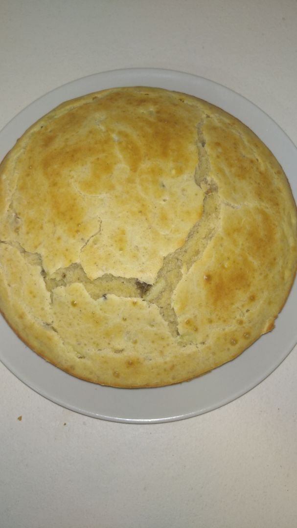 Bizcocho de plátano, nueces y dátiles con cobertura de queso crema. Paso 2