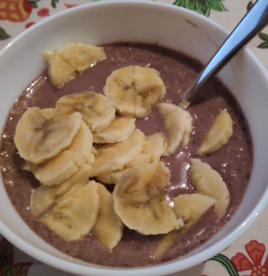 Porridge de avena con plátano y nueces Porridge de avena con plátano y nueces