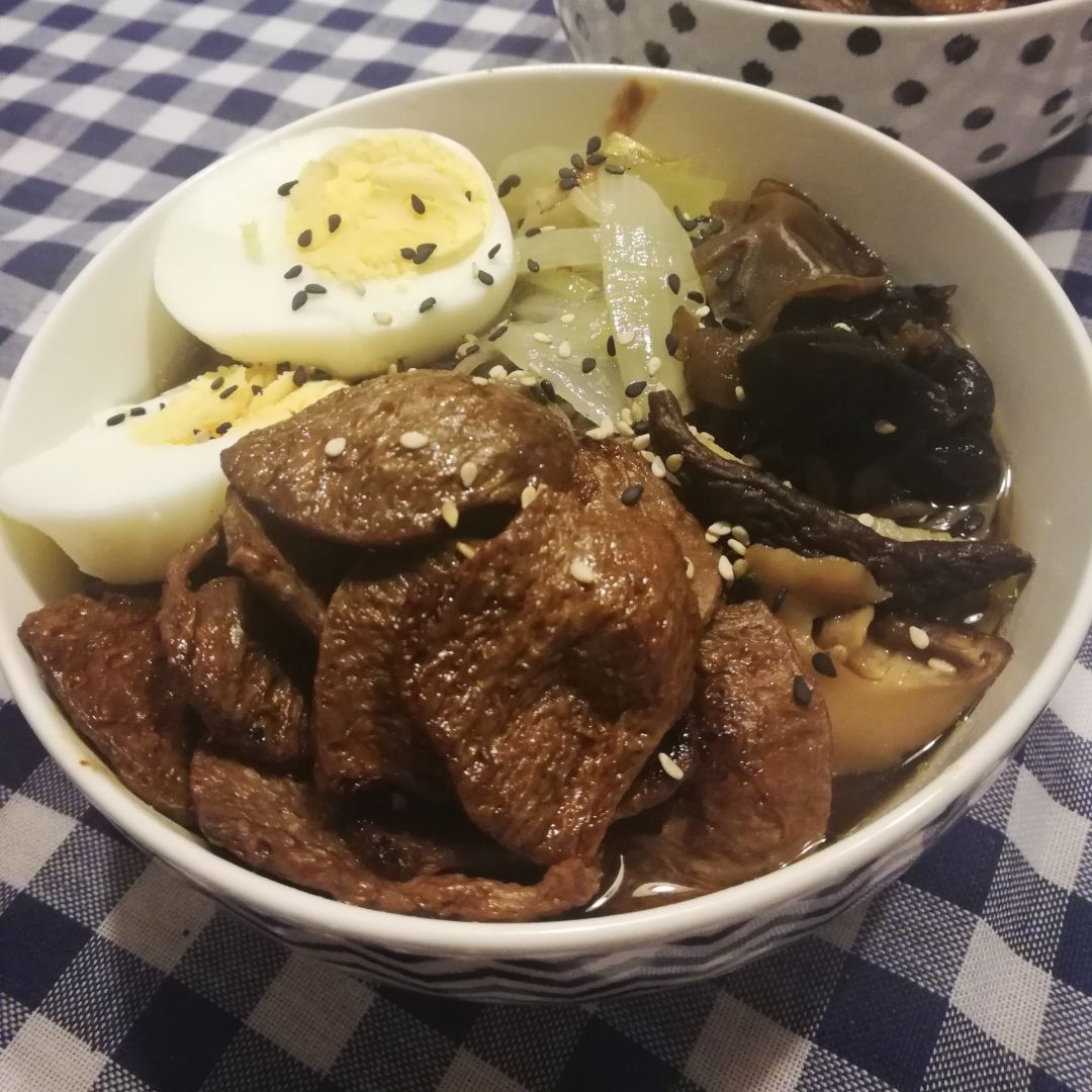 Ramen vegetariano de aprovechmiento Ramen vegetariano de aprovechmiento