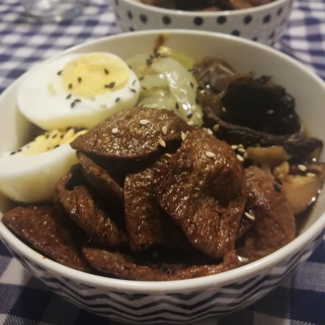 Ramen vegetariano de aprovechmiento Paso 5 Ramen vegetariano de aprovechmiento Paso 5