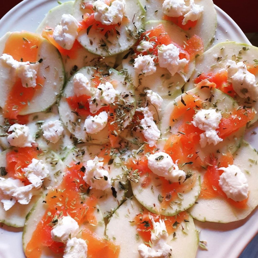 Carpaccio de calabacin con feta y salmon Carpaccio de calabacin con feta y salmon