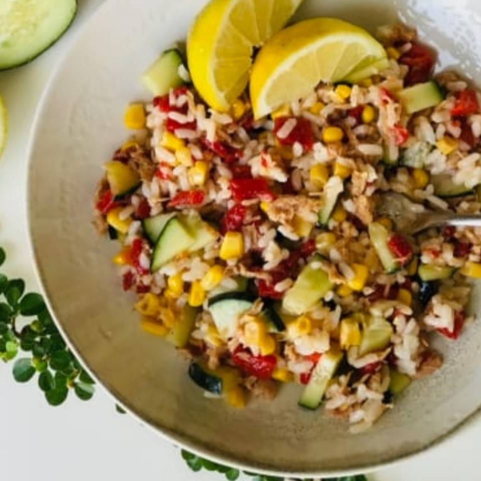 Ensalada de pepino con atún 