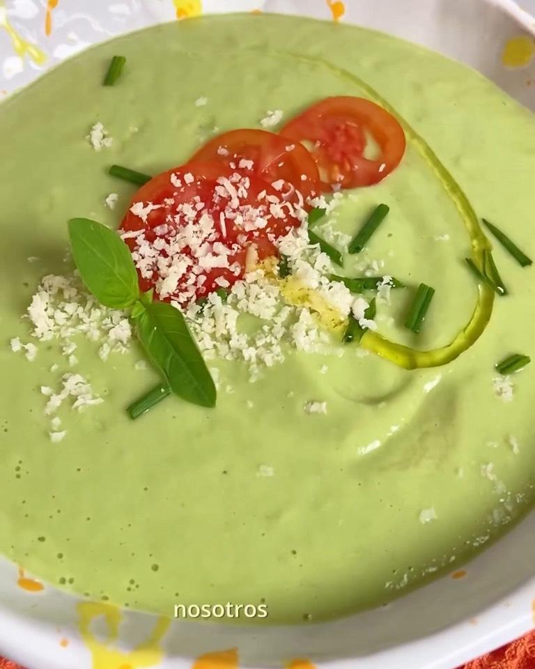 Gazpacho de aguacate Gazpacho de aguacate