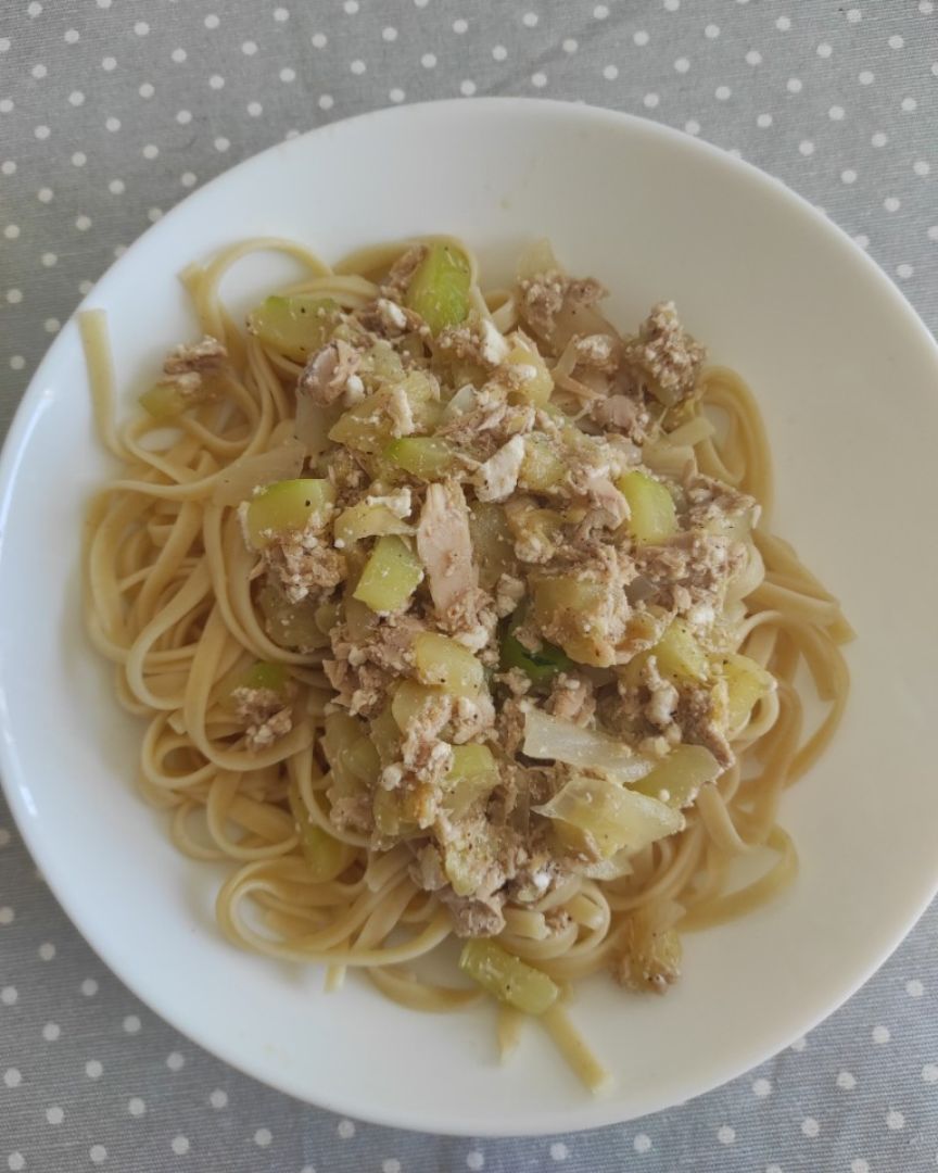 Spaghettis con calabacín y atún Spaghettis con calabacín y atún