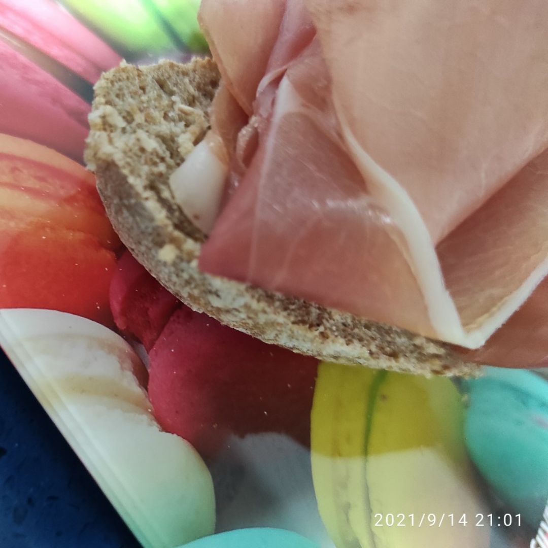 Tosta de jamón serrano Tosta de jamón serrano