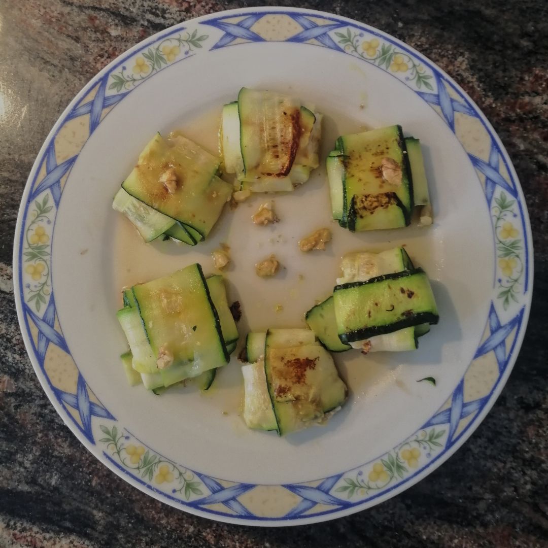 Ravioli de calabacín rellenos de Feta y pera Ravioli de calabacín rellenos de Feta y pera