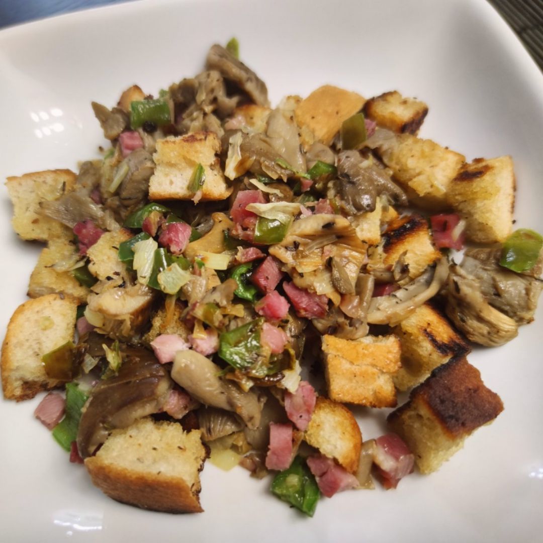 Migas con setas y jamón Migas con setas y jamón