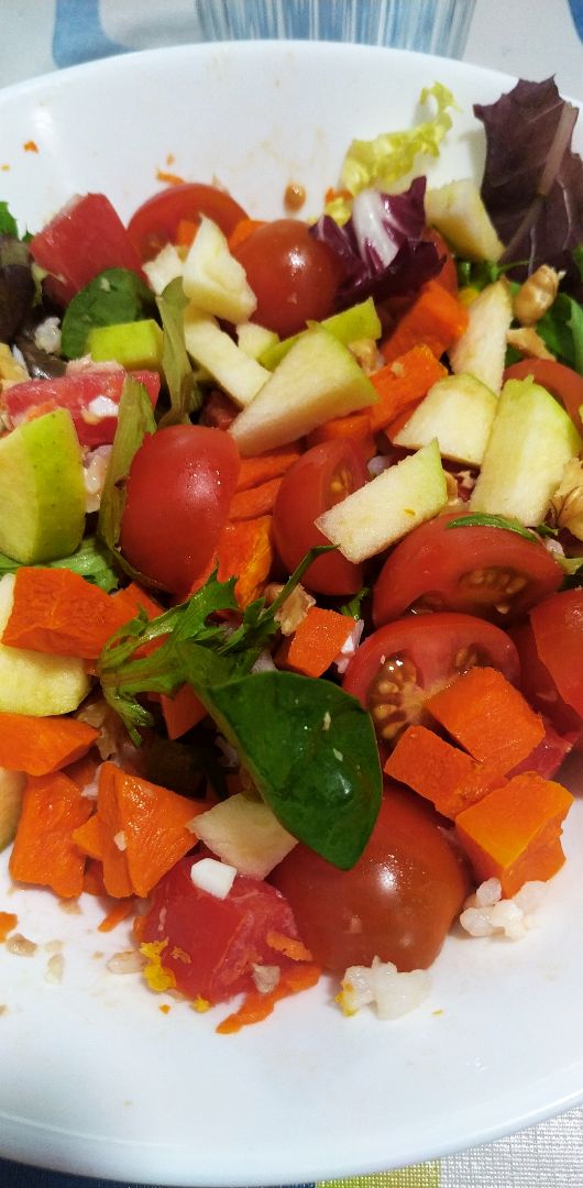 Ensalada de arroz con calabaza y vegetales varios Ensalada de arroz con calabaza y vegetales varios