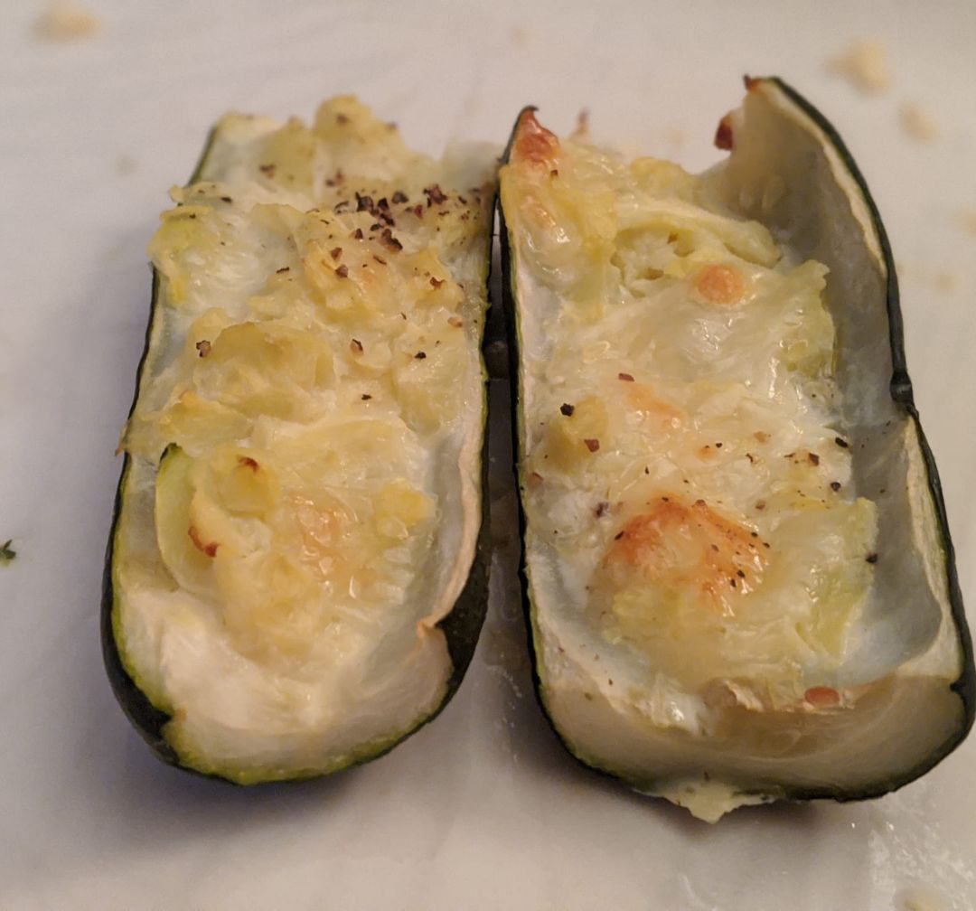 Calabacines rellenos de mozzarella Calabacines rellenos de mozzarella