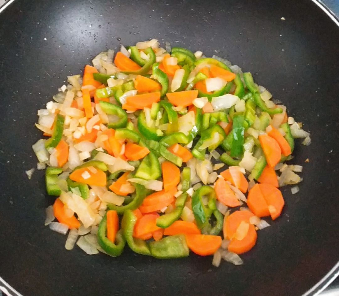 Curry de garbanzos y verduraStep 0