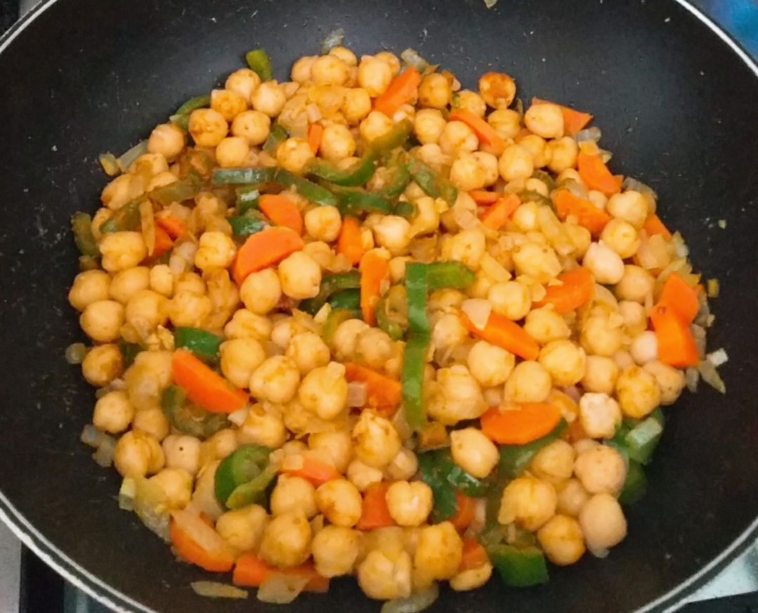 Curry de garbanzos y verduraStep 0