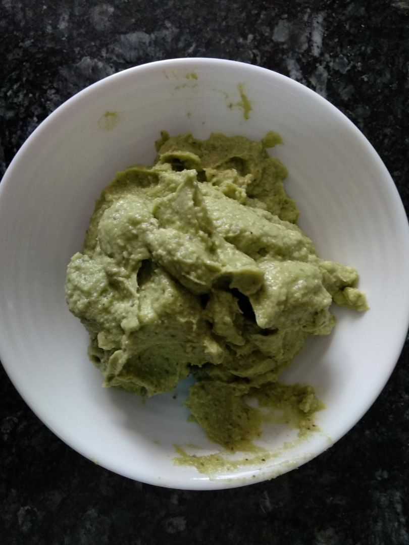 Pesto de aguacate Paso 1 Pesto de aguacate Paso 1