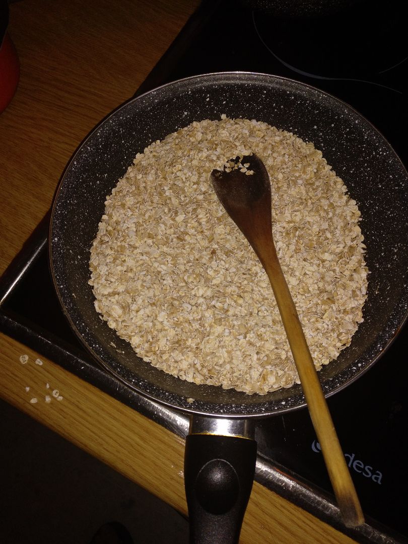 Granola a la sartén Paso 2 Granola a la sartén Paso 2