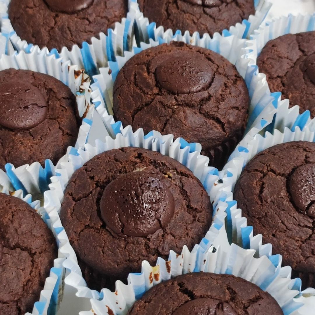 Muffins de cacao rellenos de crema de anacardos 🧁🍫 Paso 3 Muffins de cacao rellenos de crema de anacardos 🧁🍫 Paso 3