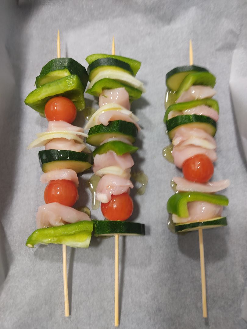 Brochetas de verduras y pollo Paso 1 Brochetas de verduras y pollo Paso 1