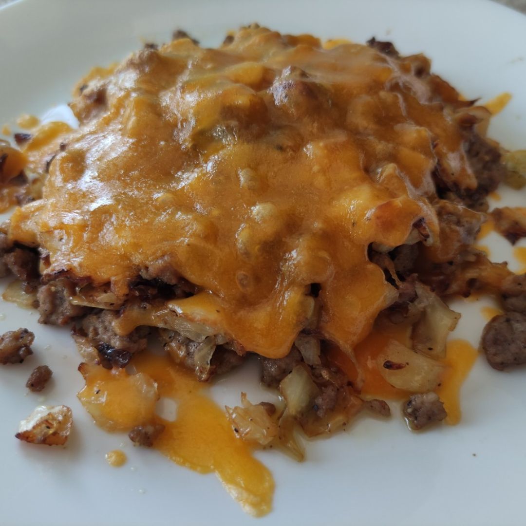 Cazuela keto de carne picada y repollo liso Cazuela keto de carne picada y repollo liso