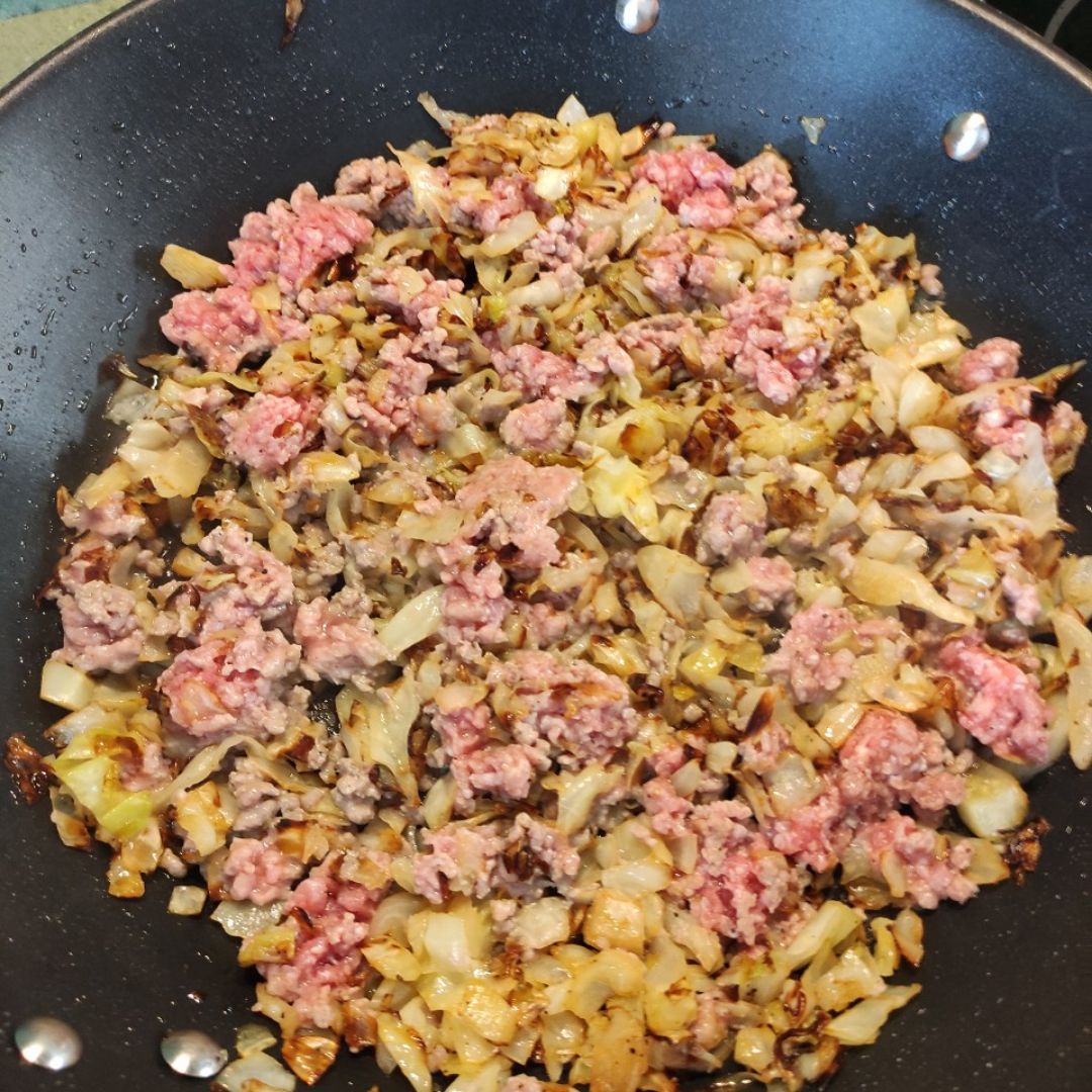 Cazuela keto de carne picada y repollo liso Paso 1 Cazuela keto de carne picada y repollo liso Paso 1
