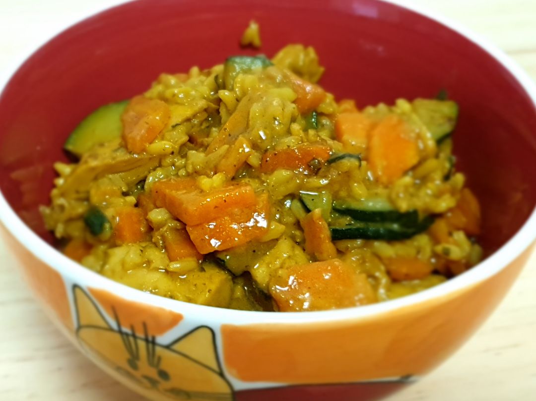 Veggie curry de verduras y heura con arroz integral🌱 Veggie curry de verduras y heura con arroz integral🌱