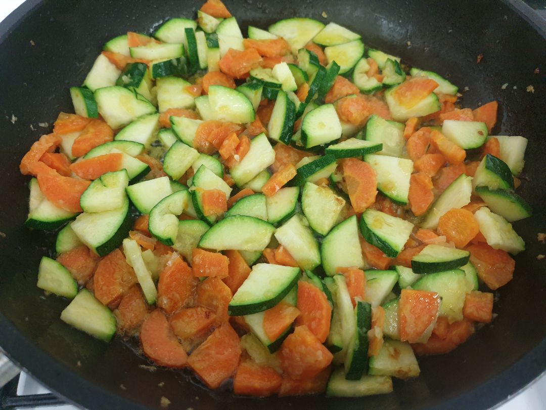 Veggie curry de verduras y heura con arroz integral🌱 Paso 0 Veggie curry de verduras y heura con arroz integral🌱 Paso 0