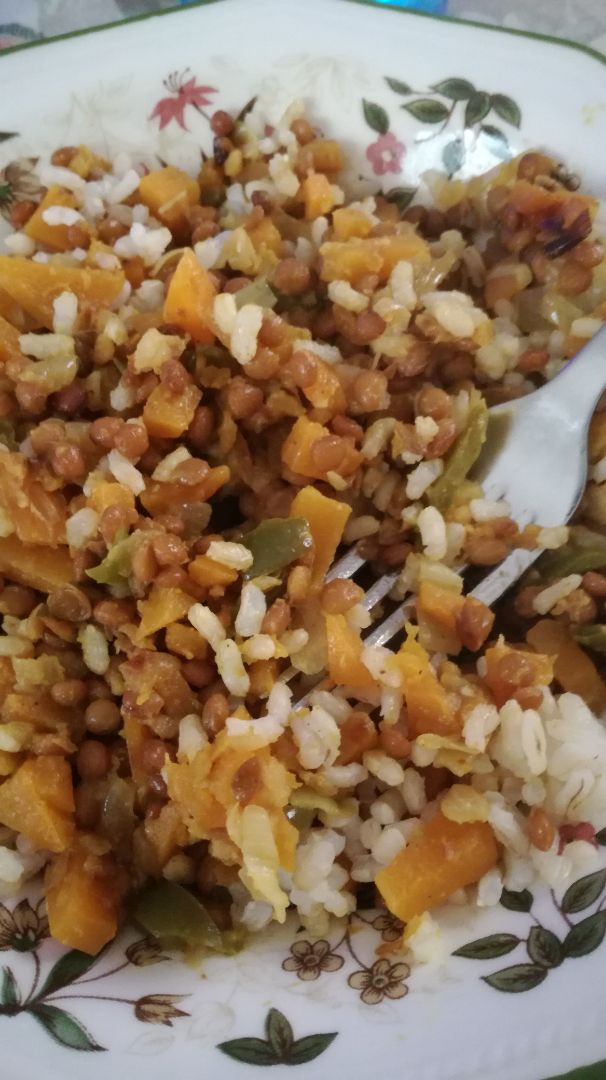 Curry de calabaza con arroz y lentejas Curry de calabaza con arroz y lentejas