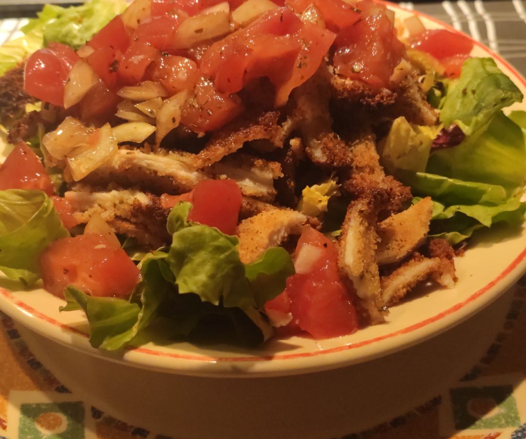 Ensalada de pollo rebozado Ensalada de pollo rebozado