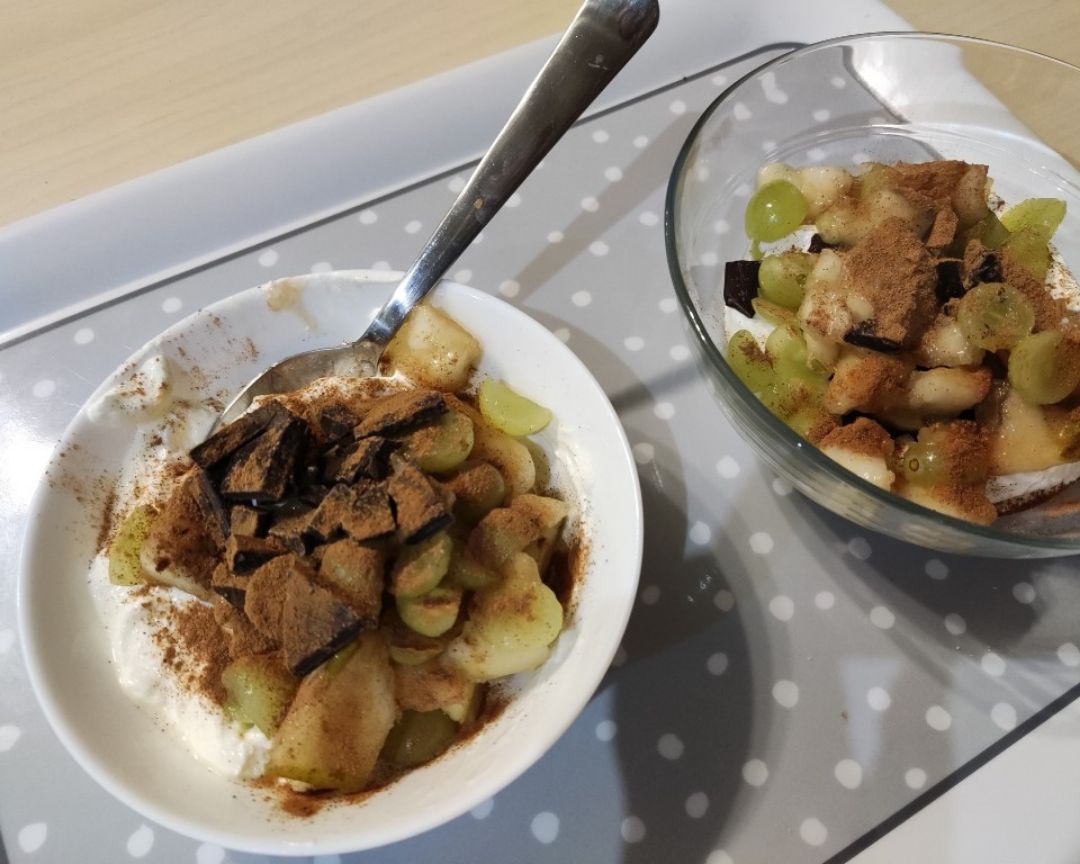 Yogurt helado con frutas Yogurt helado con frutas