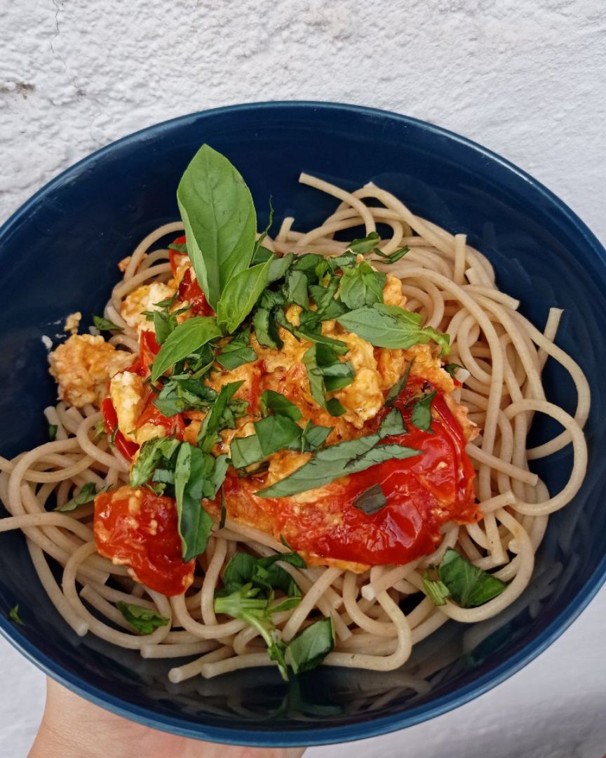 BAKED FETA SPAGHETTI 😋🇮🇹 BAKED FETA SPAGHETTI 😋🇮🇹