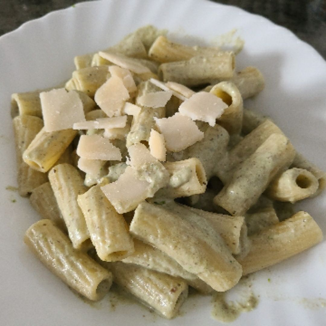 Pasta al pesto con brocoli Pasta al pesto con brocoli