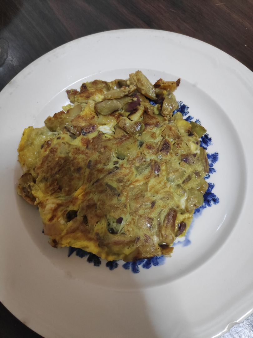 Tortilla de berenjena y cebollita morada 🍆 Tortilla de berenjena y cebollita morada 🍆