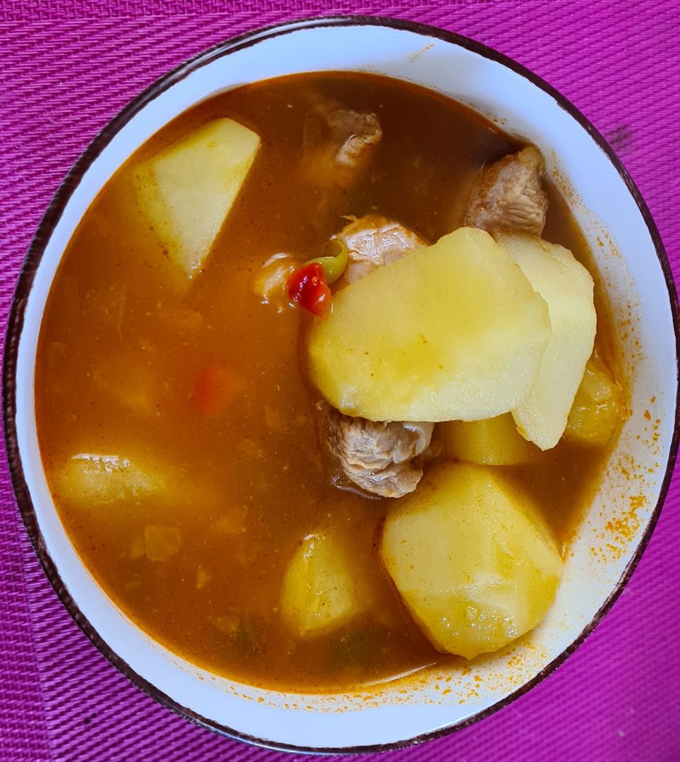 Estofado de pavo y patatas Estofado de pavo y patatas
