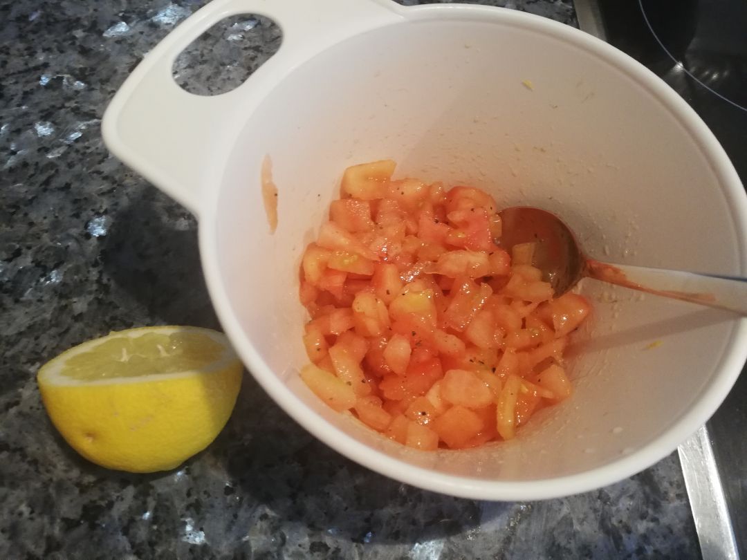 TARTAR DE TOMATE, AT脷N Y AGUACATE馃崊馃悷馃 Paso 0 TARTAR DE TOMATE, AT脷N Y AGUACATE馃崊馃悷馃 Paso 0